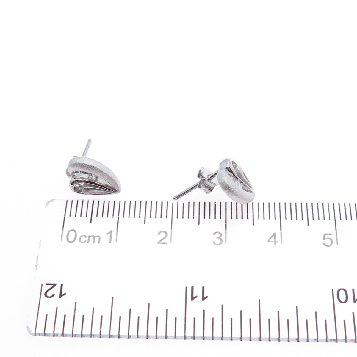 925 Sterling Silver Round-Cut C Z Textured Heart Earrings