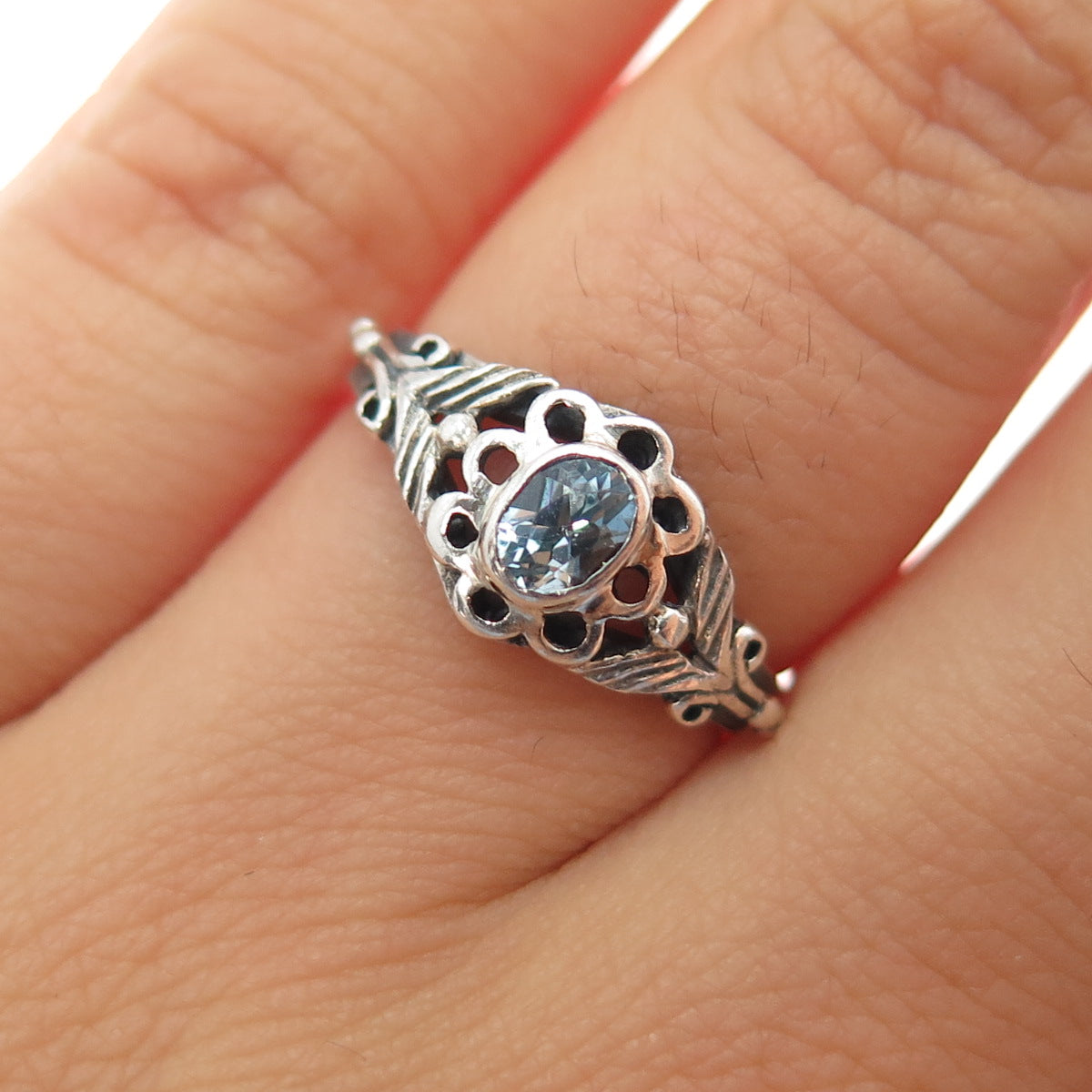 925 Sterling Silver Vintage Real Blue Topaz Flower Oxidized Ring Size 6.25