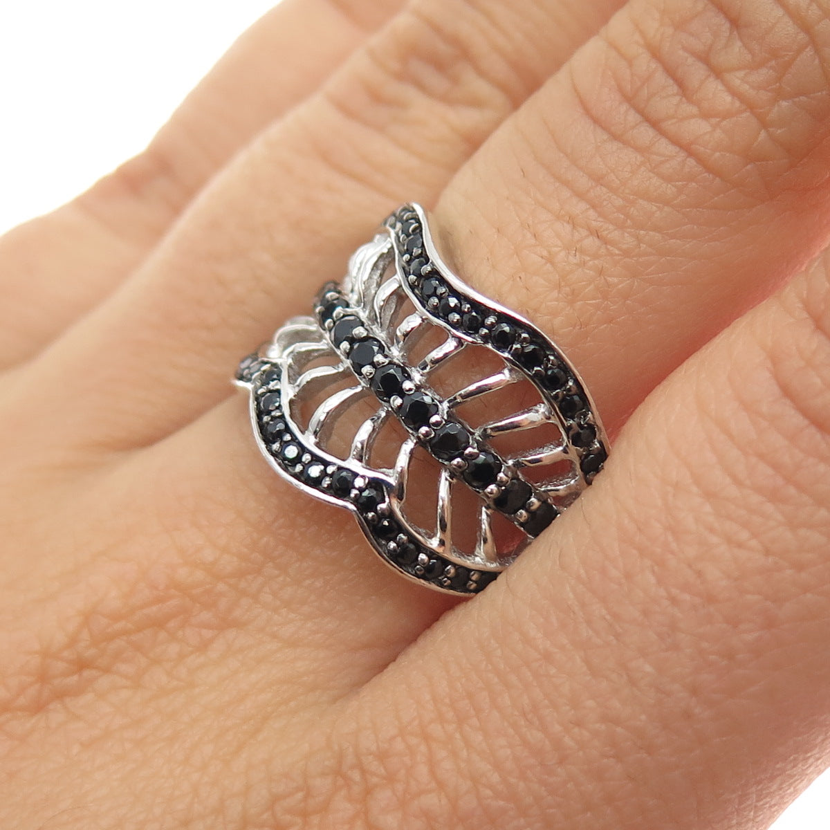 SAMPLE 925 Sterling Silver Real Round-Cut Black Spinel Modernist Ring Size 8