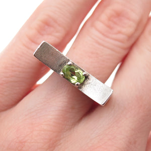 925 Sterling Silver Vintage Real Peridot Modernist Oxidized Ring Size 6