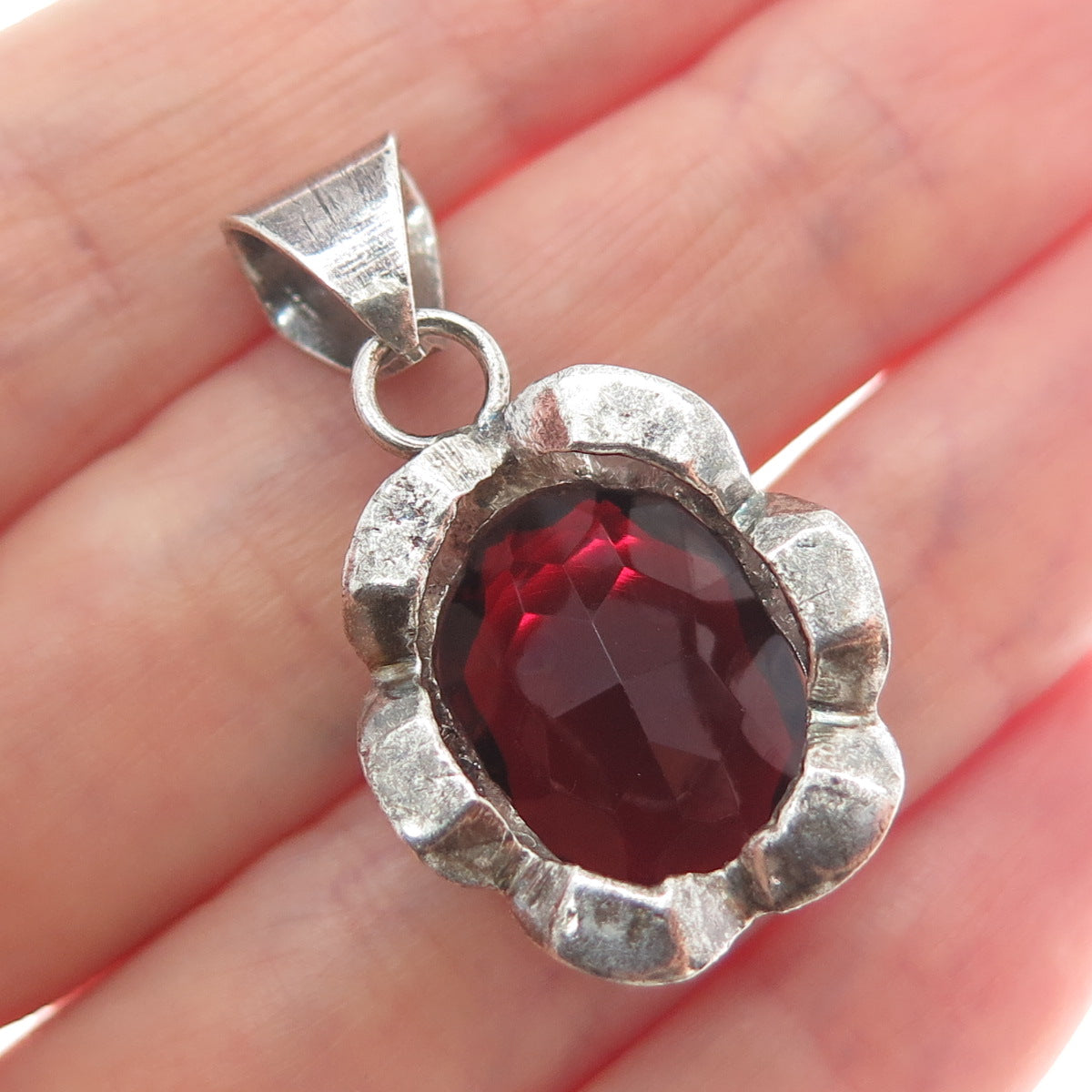 925 Sterling Silver Vintage Oval-Cut Red C Z Gemstone Oxidized Pendant