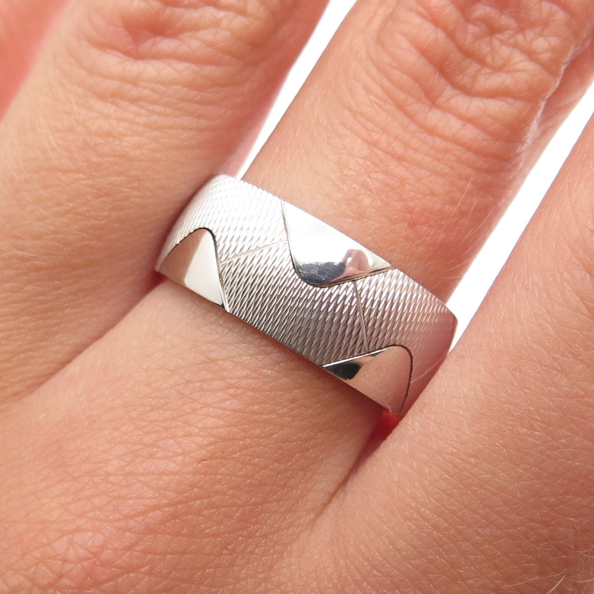 NEOS 925 Sterling Silver Textured Wave Band Ring Size 7.75