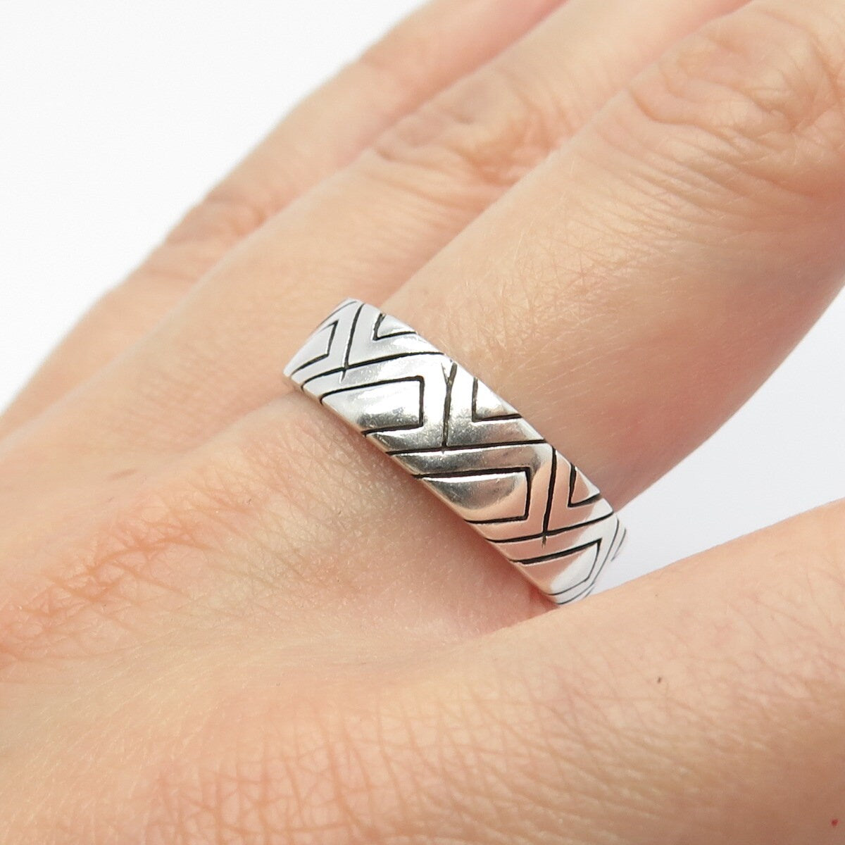 925 Sterling Silver Vintage Geometric Band Ring Size 10.25