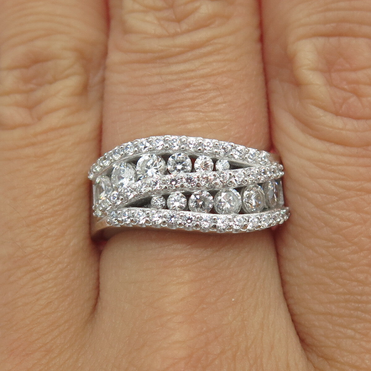 925 Sterling Silver Graduated Round-Cut C Z Ring Size 7.25
