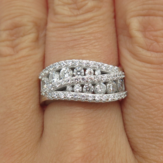 925 Sterling Silver Graduated Round-Cut C Z Ring Size 7.25
