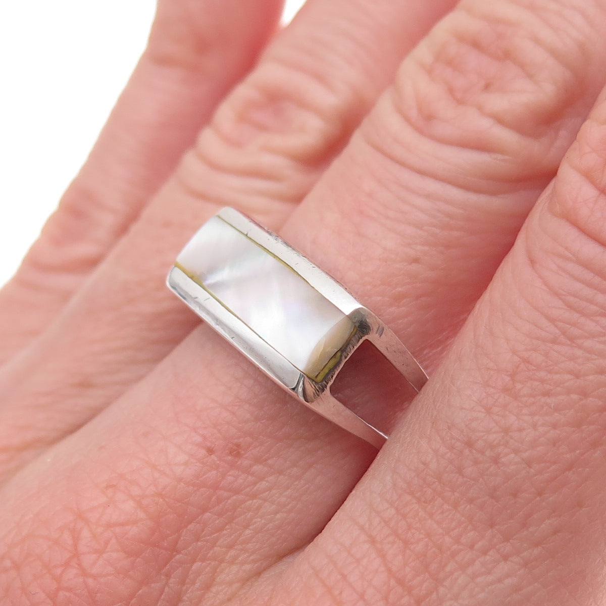 925 Sterling Silver Vintage Real MOP Modernist Oxidized Ring Size 7