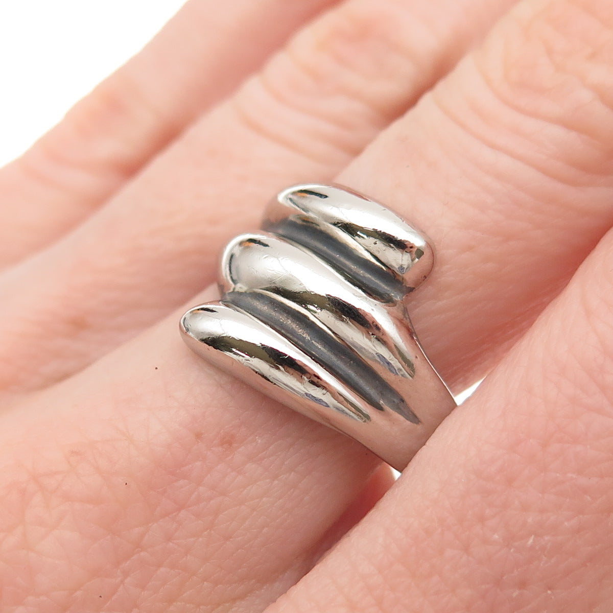 925 Sterling Silver Vintage Modernist Ribbed Bypass Oxidized Ring Size 9.25