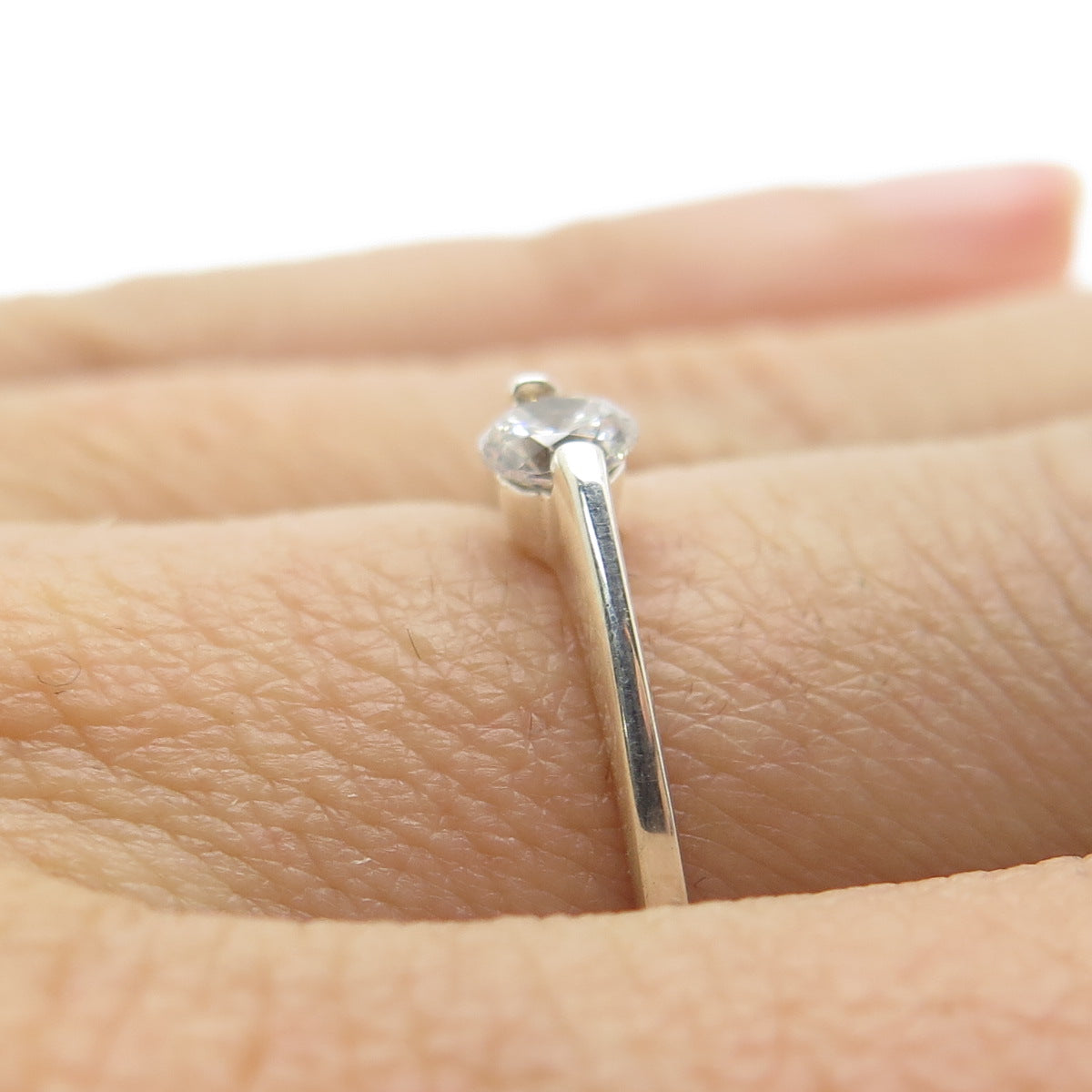 925 Sterling Silver Vintage Round-Cut Shaped C Z Engagement Ring Size 7