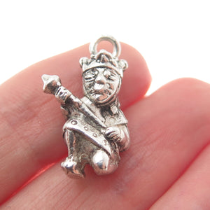 925 Sterling Silver Vintage Kneeling King Minimalist Oxidized Charm Pendant