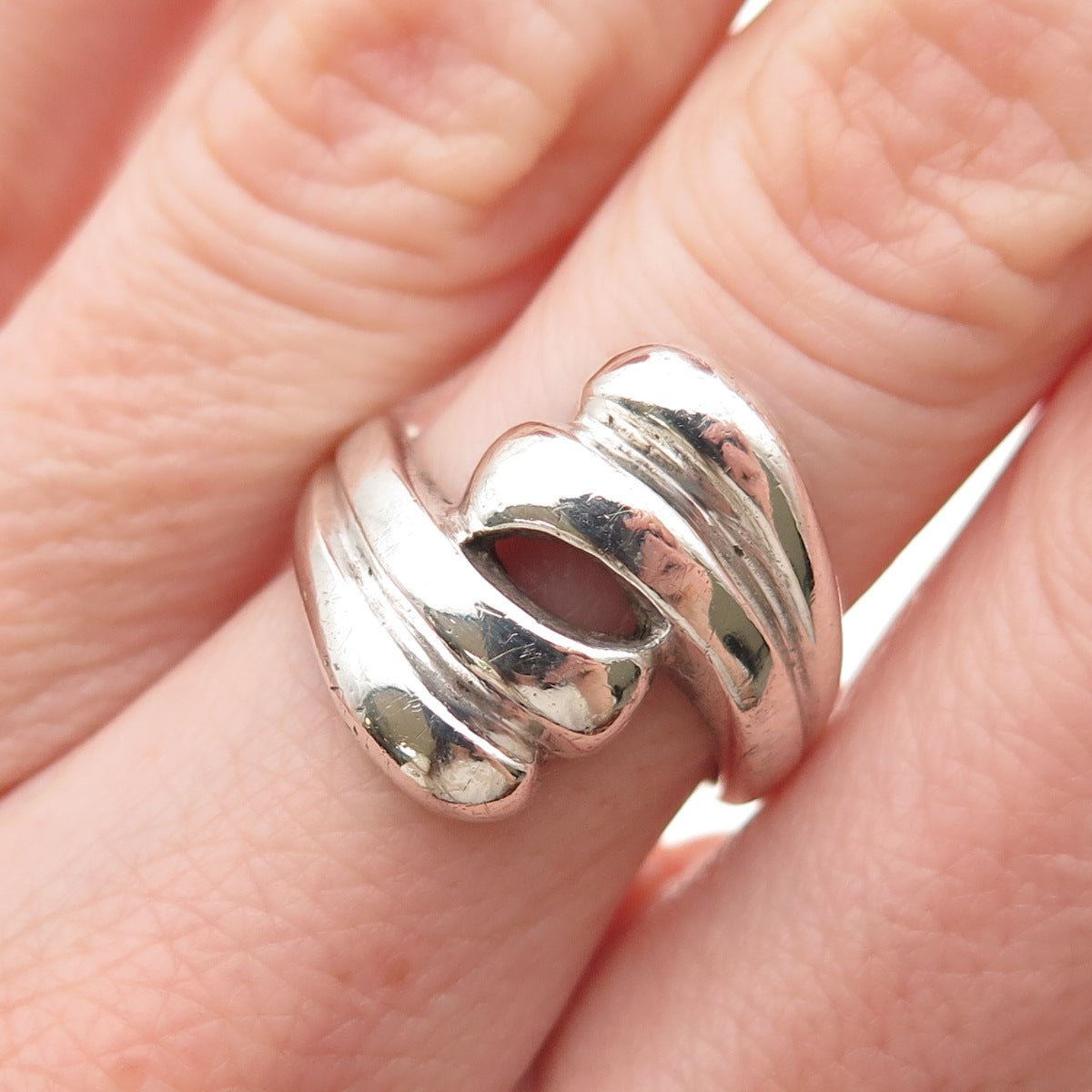 925 Sterling Silver Vintage Modernist Bypass Oxidized Ring Size 5.75