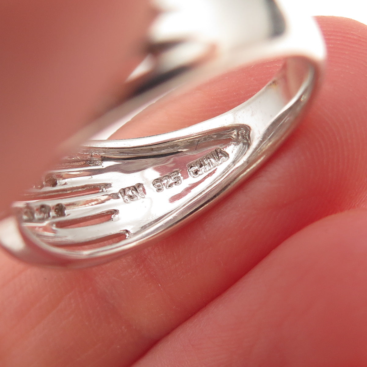 Kajal Naina 925 Sterling Silver Real Diamond Crisscross Ring Size 8.25