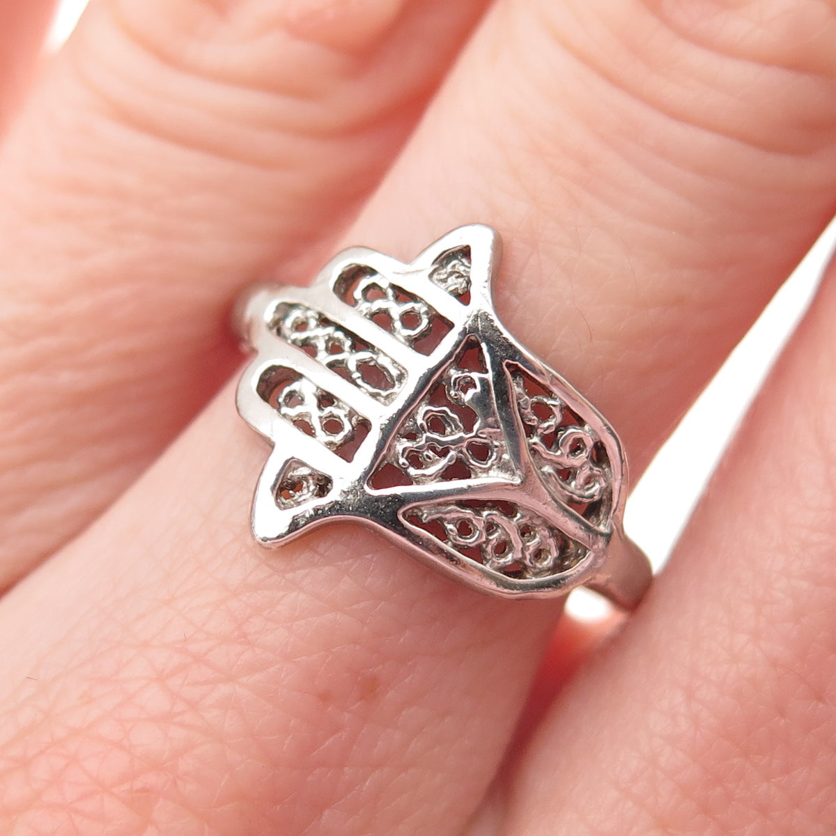925 Sterling Silver Vintage Hamsa Amulet Filigree Oxidized Ring Size 8.25