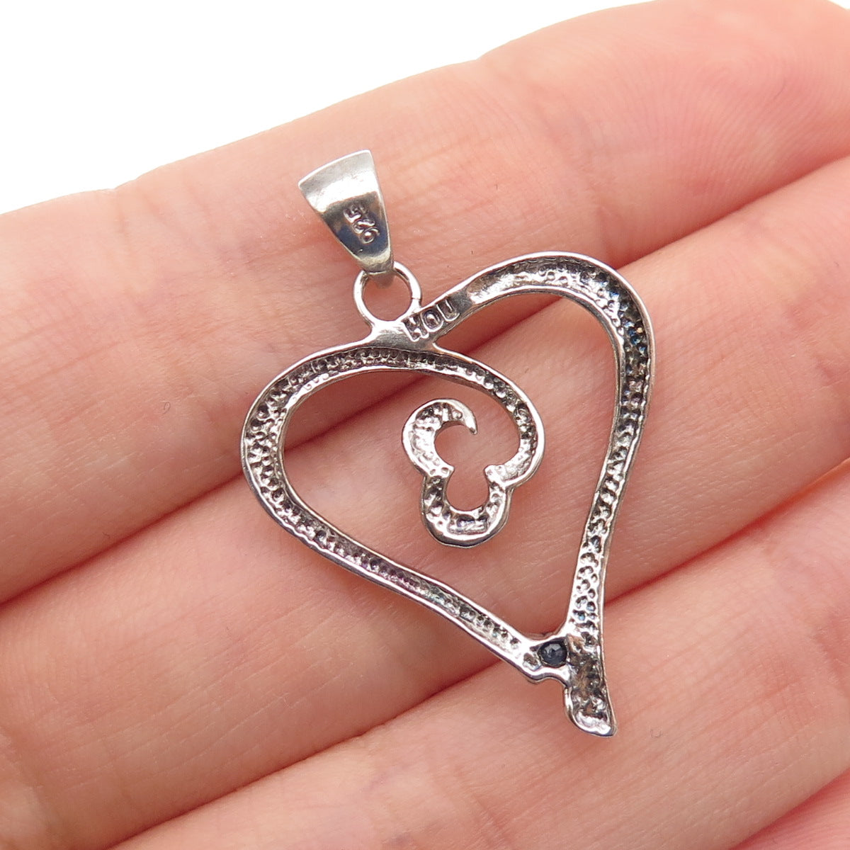 SONYA HOU Sterling Silver Vintage Real Round-Cut Sapphire Heart Charm Pendant
