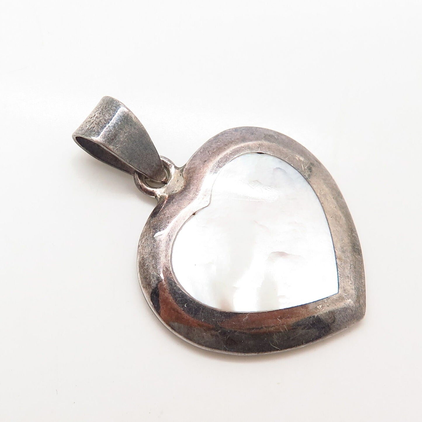 925 Sterling Silver Real Mother-of-Pearl Heart Design Pendant