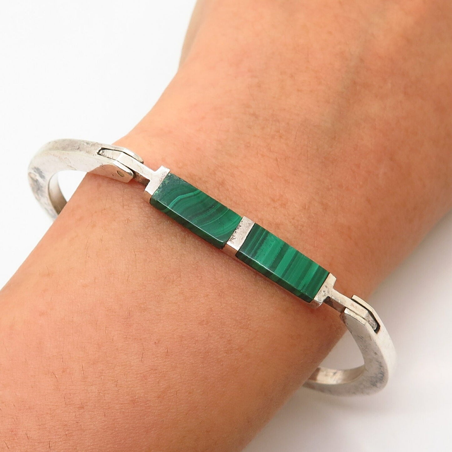 925 Sterling Silver Vintage Mexico Real Malachite Gem Hooked Bangle Bracelet 7"