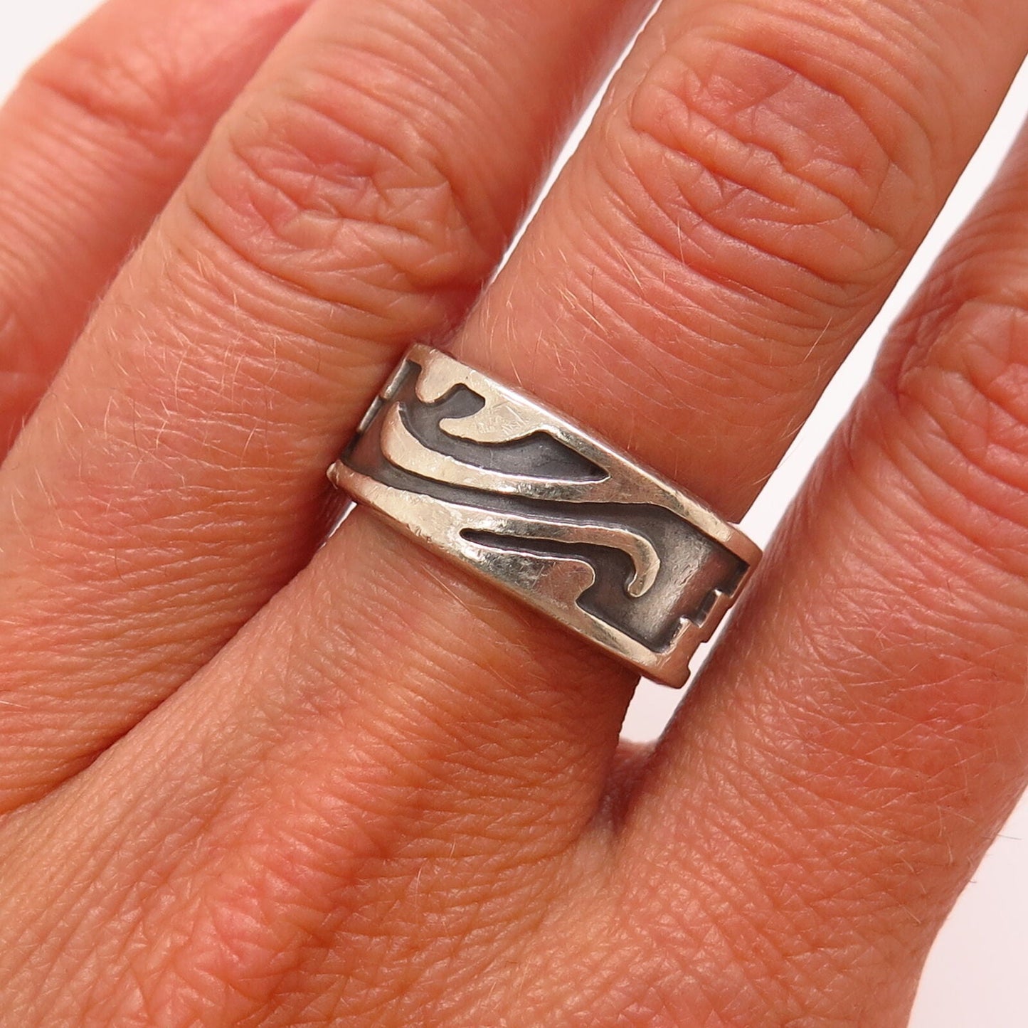 925 Sterling Silver Tribal Design Band Ring Size 7 1/4