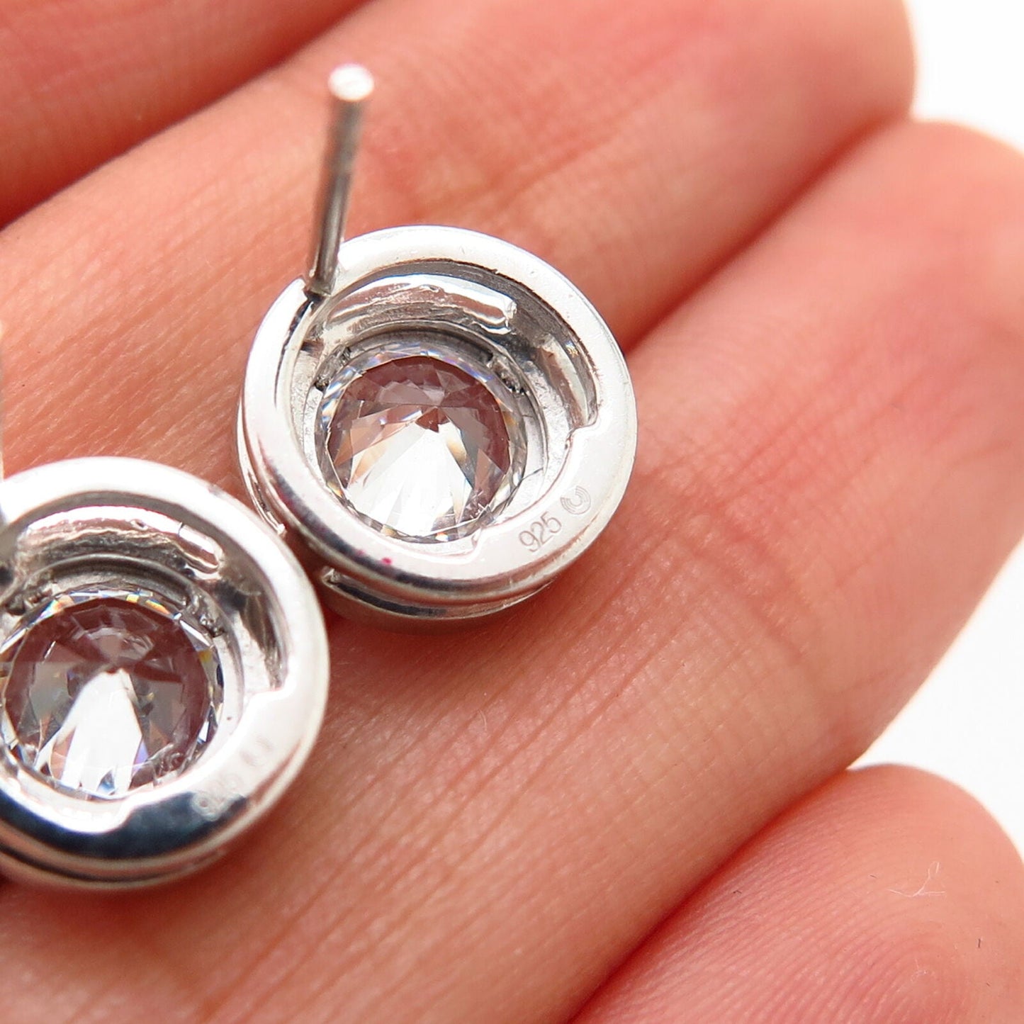 925 Sterling Silver C Z Round Design Stud Earrings