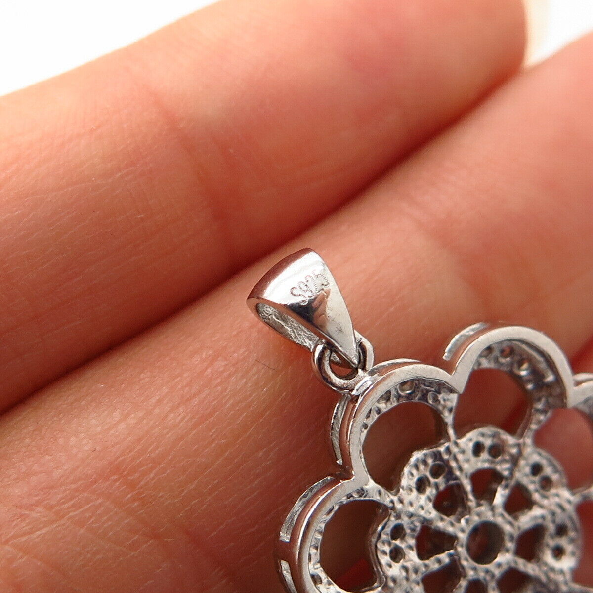 925 Sterling Silver C Z Floral Design Pendant