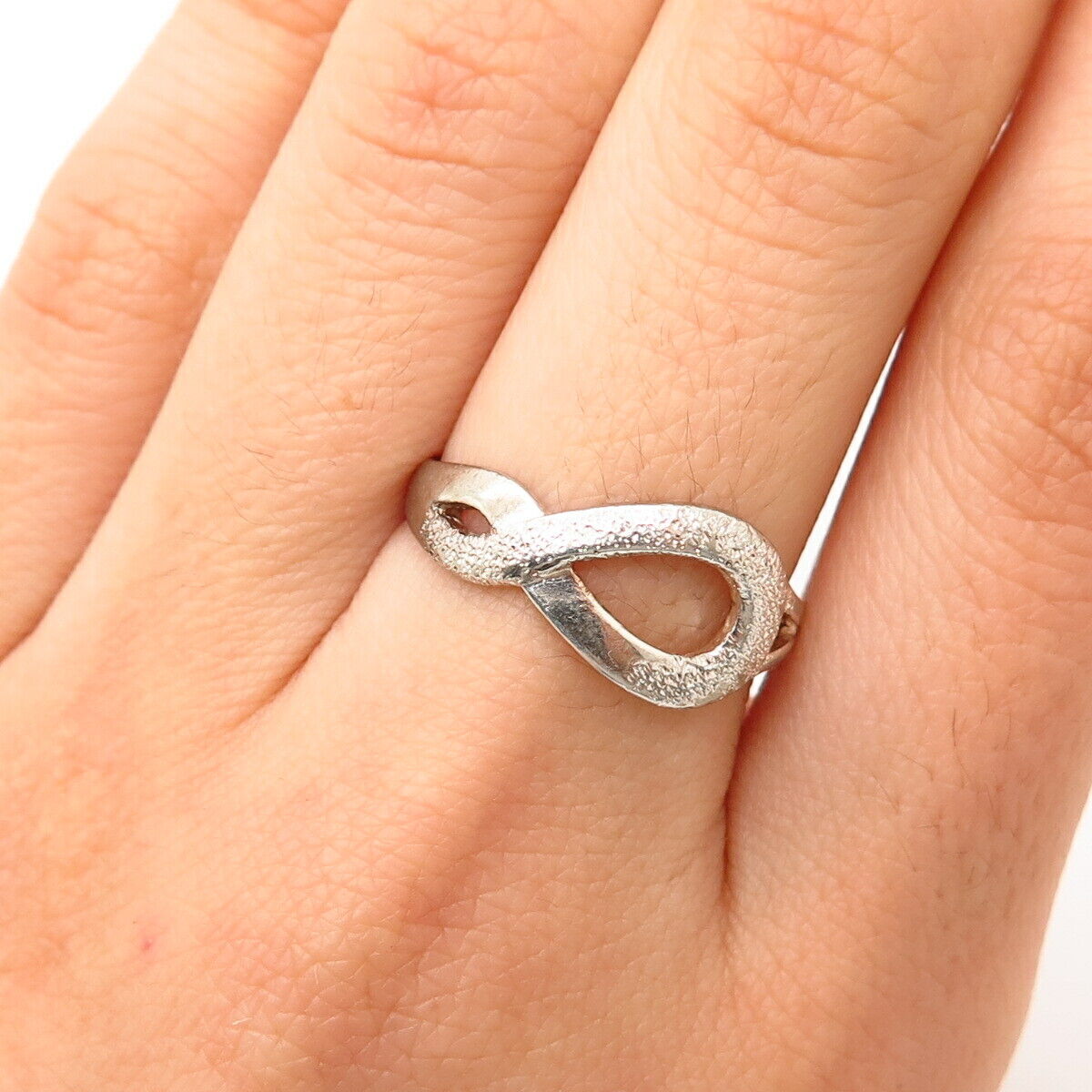 925 Sterling Silver Infinity Design Textured Finish Ring Size 7.5