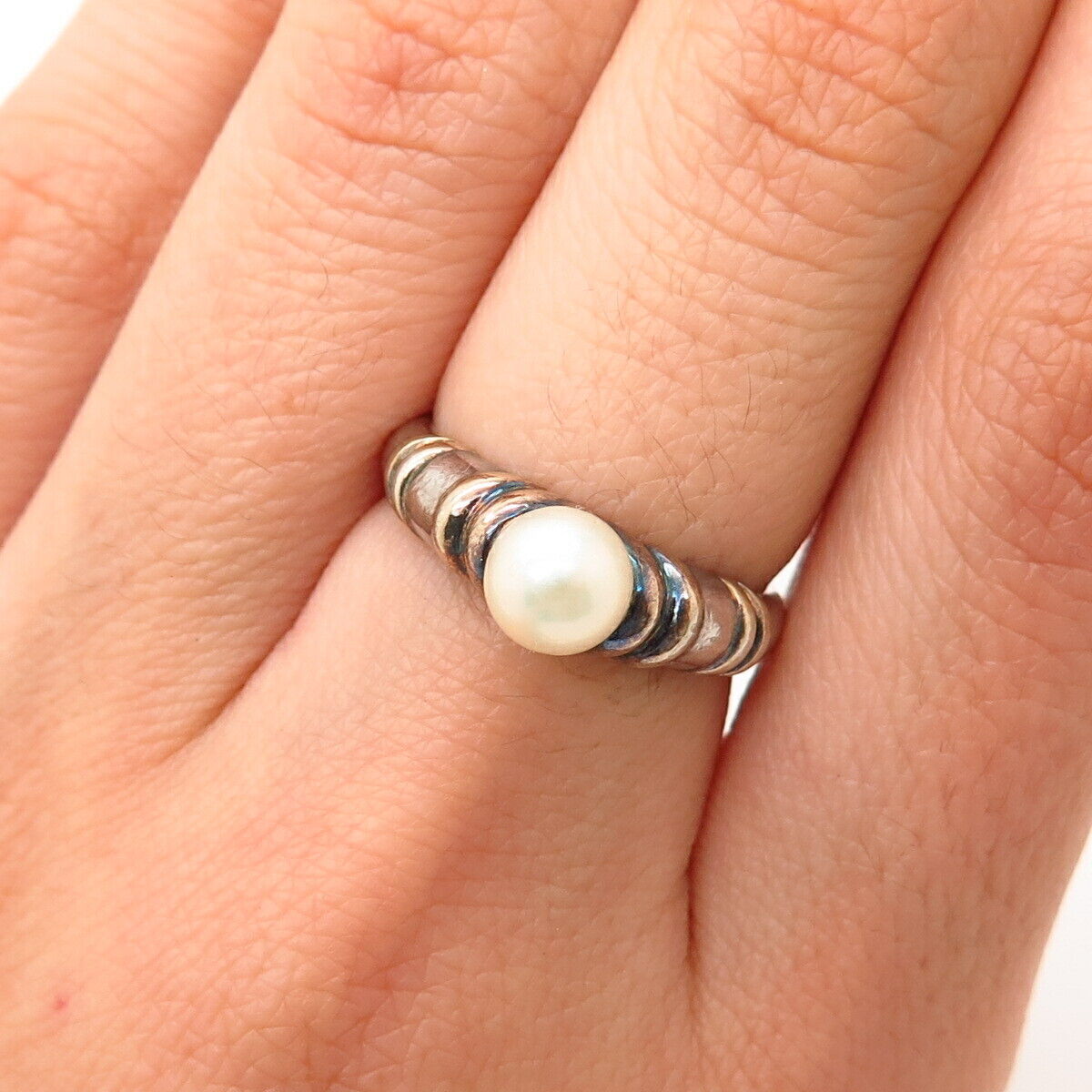 925 Sterling Silver Real Pearl Ribbed Design Ring Size 6