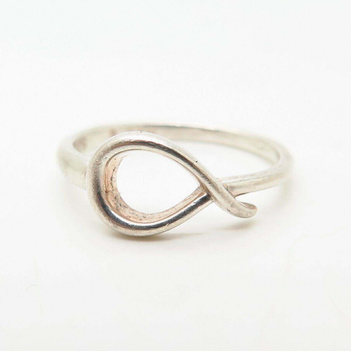 925 Sterling Silver Loop Design Ring Size 6