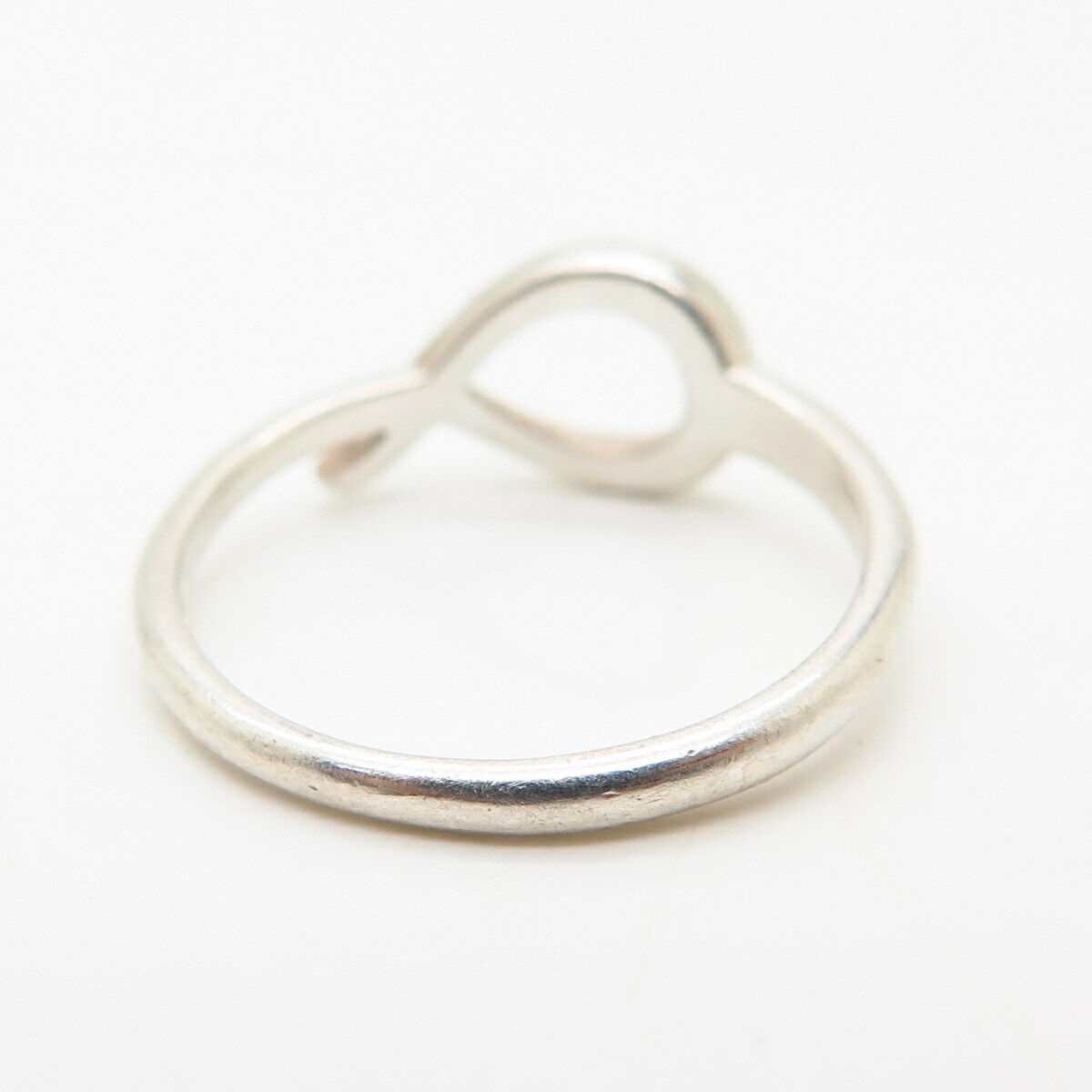 925 Sterling Silver Loop Design Ring Size 6