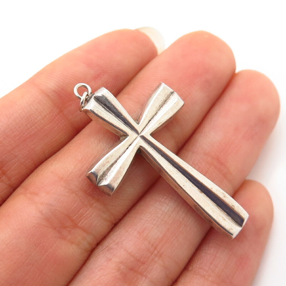 925 Sterling Silver Hollow Ribbed Puffy Cross Pendant