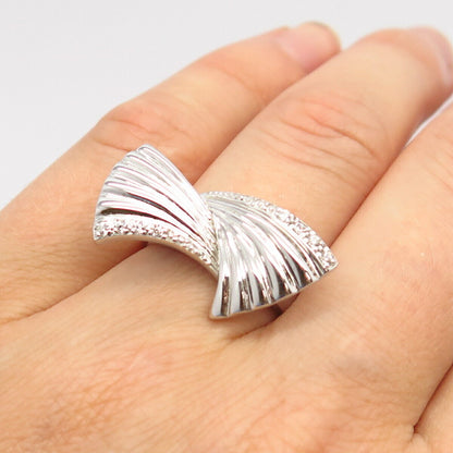 925 Sterling Silver C Z Ribbed Ribbon Design Ring