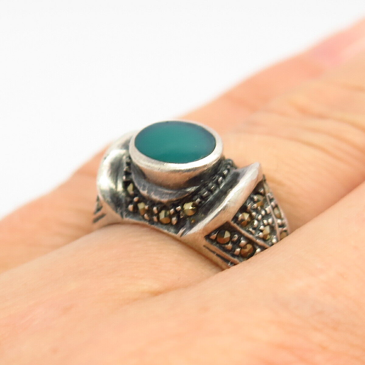 925 Sterling Silver Real Green Chalcedony & Marcasite Gem Ring Size 7