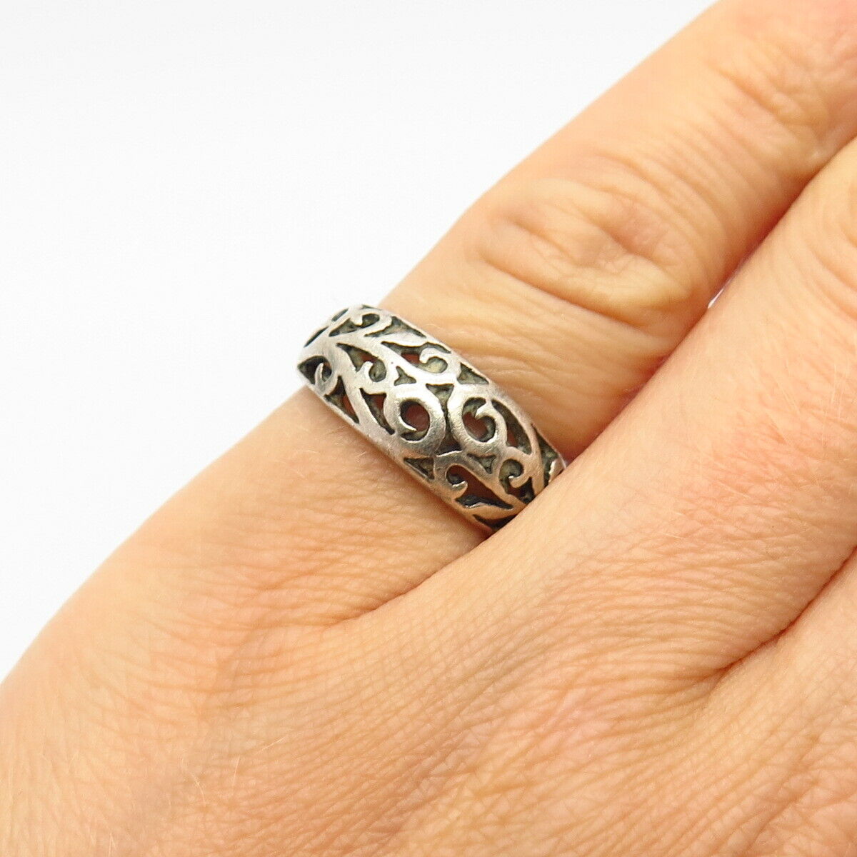 925 Sterling Silver Ornate Design Ring Size 6