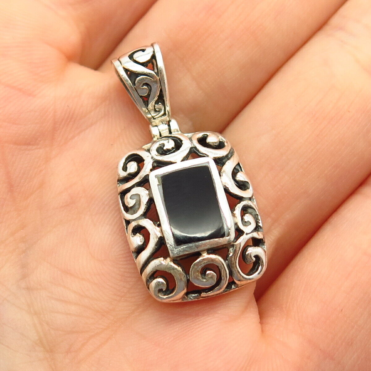 925 Sterling Silver Real Black Onyx Gem Ornate Design Pendant