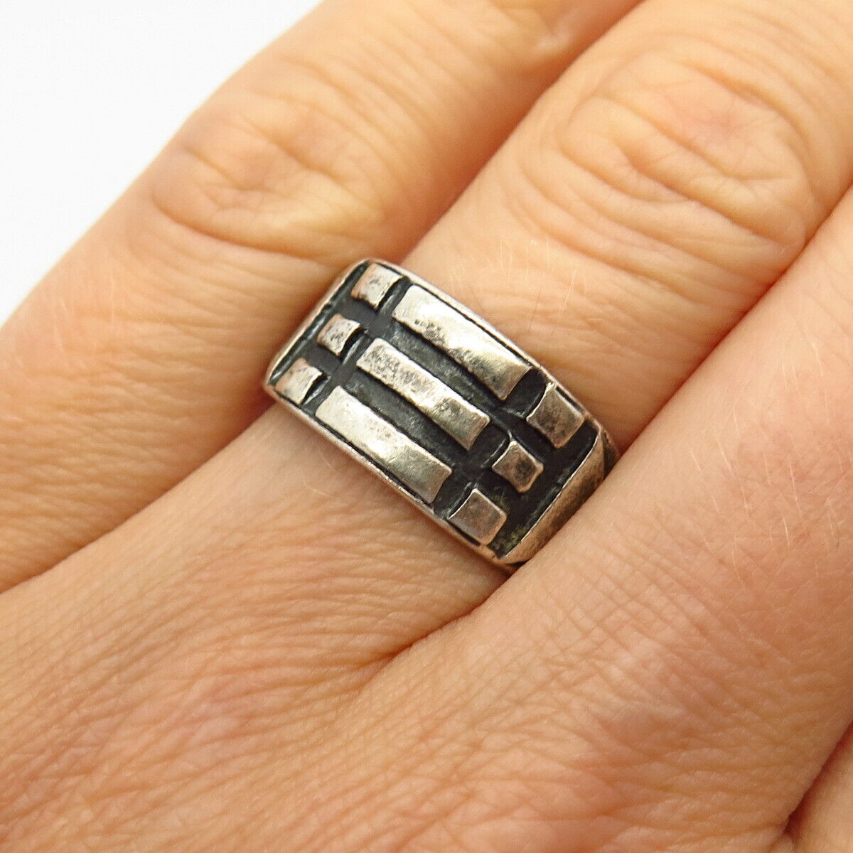 925 Sterling Silver Tribal Pattern Design Adjustable Ring Size 8