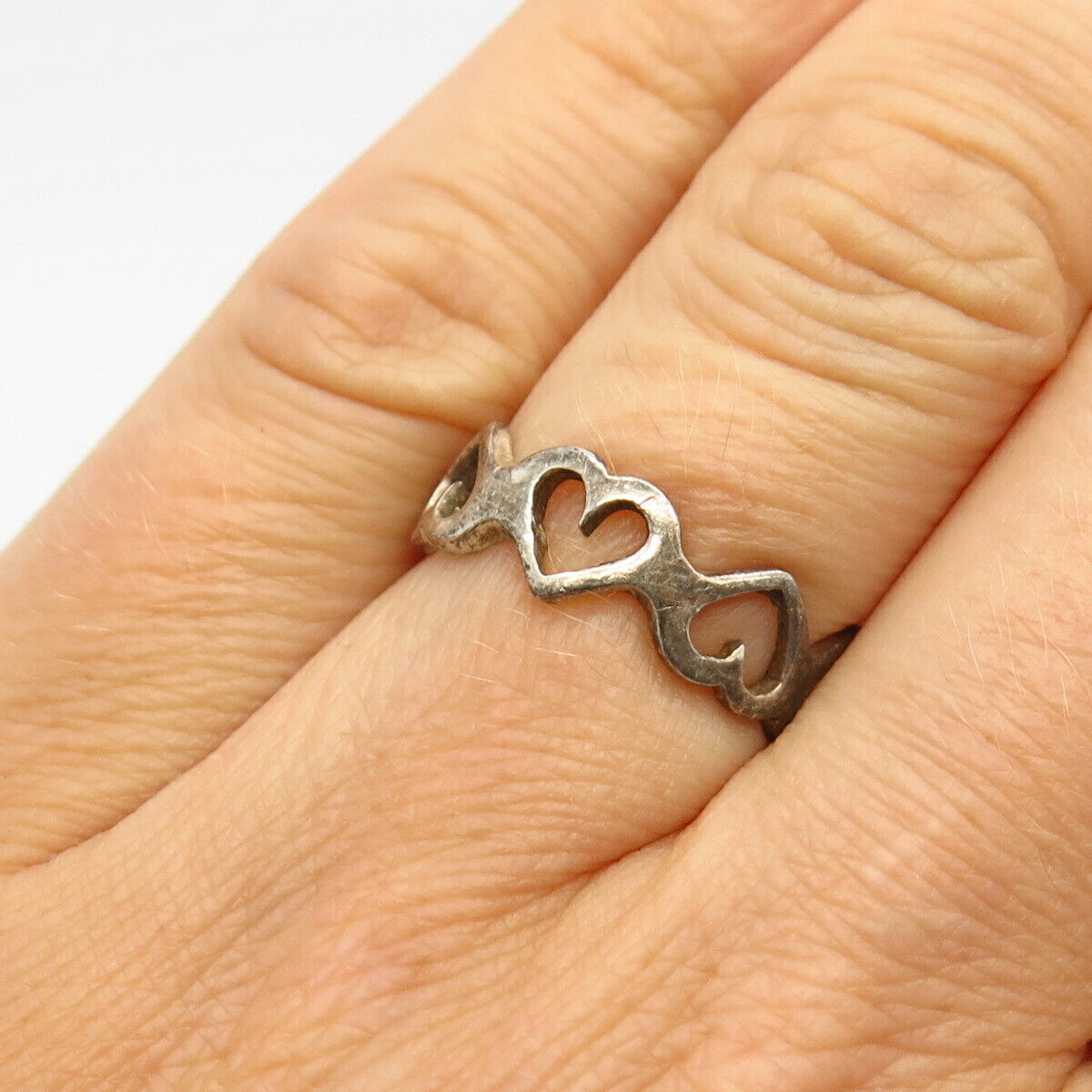 925 Sterling Silver Heart Ornate Design Band Ring Size 6