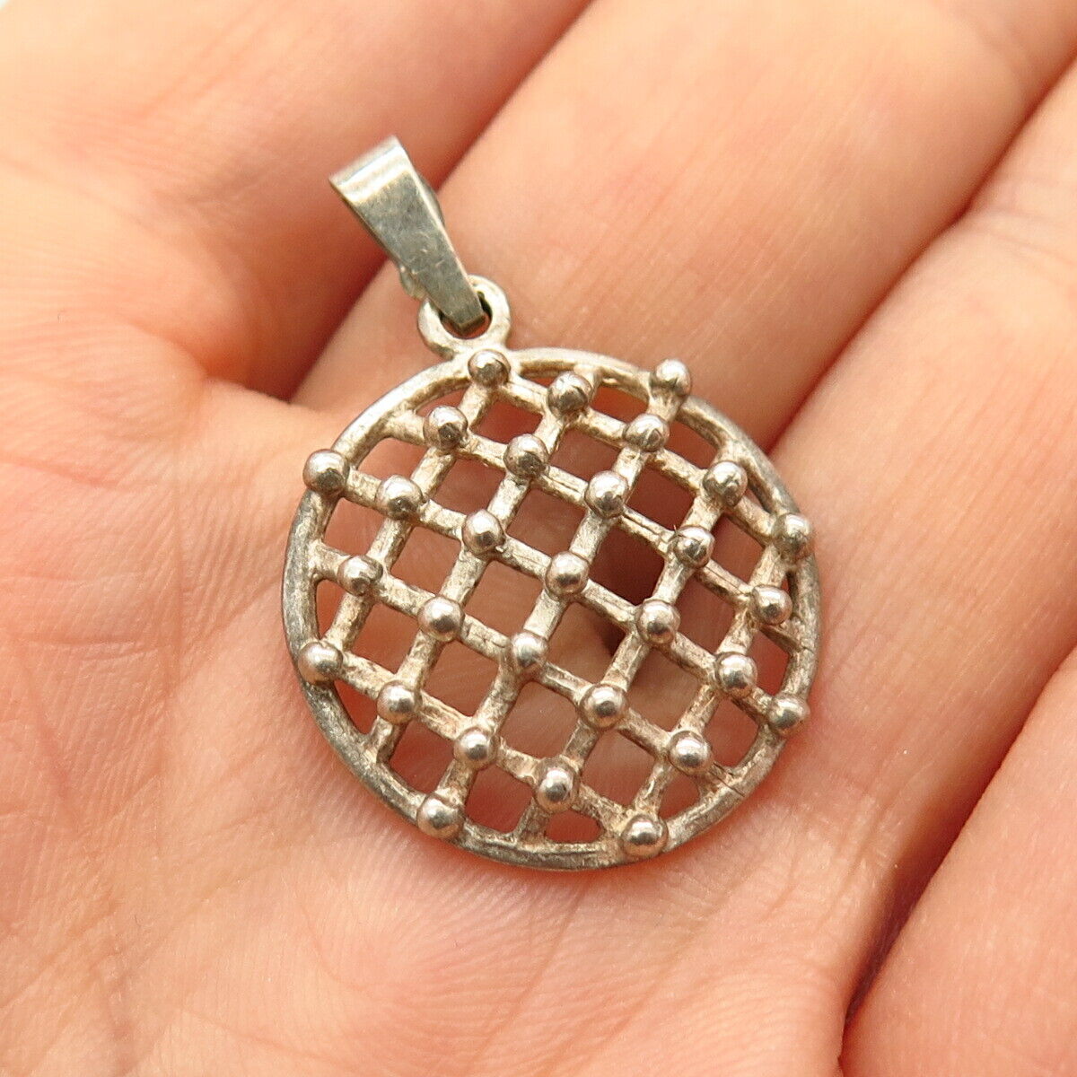 925 Sterling Silver Vintage Europe Net Design Pendant