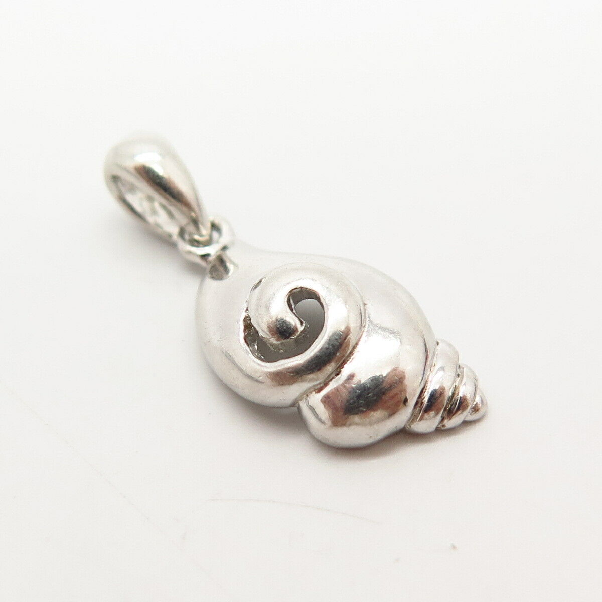 925 Sterling Silver Shell Design Pendant