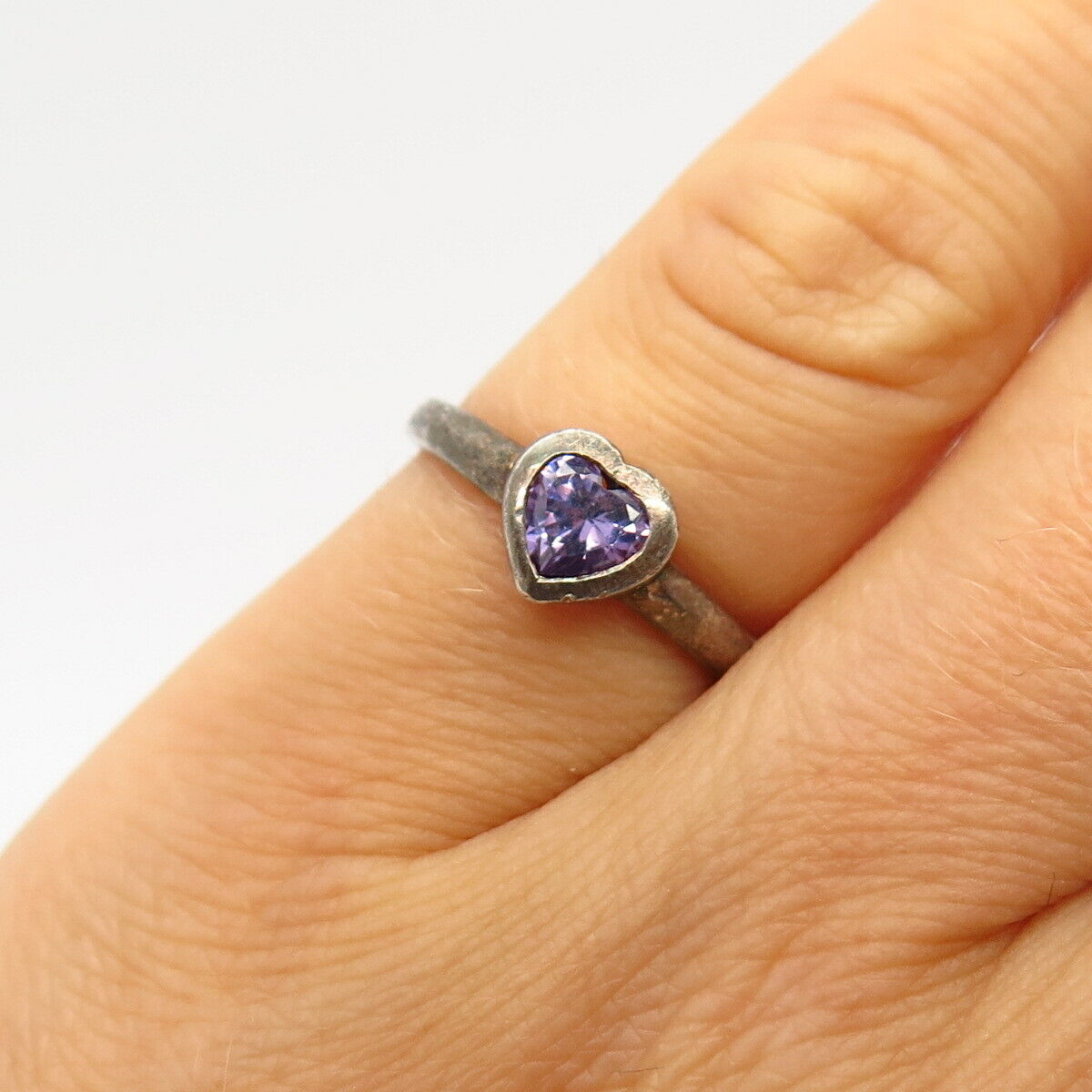 925 Sterling Silver Amethyst-Tone C Z Heart Design Ring Size 6