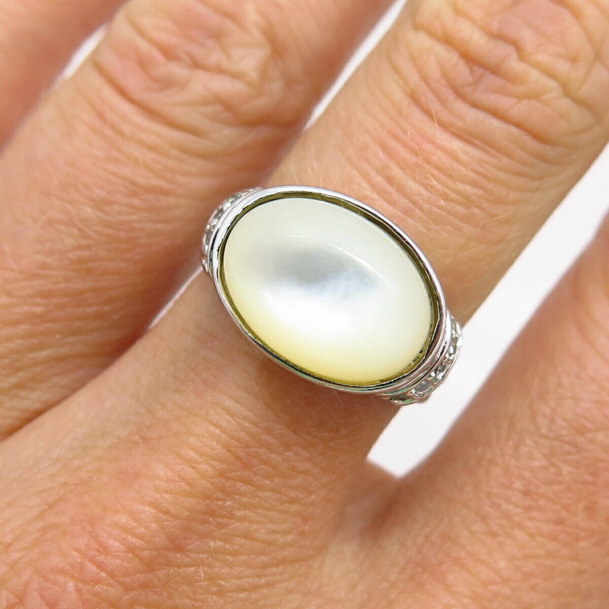 925 Sterling Silver Real Mother-Of-Pearl & C Z Ring Size 6