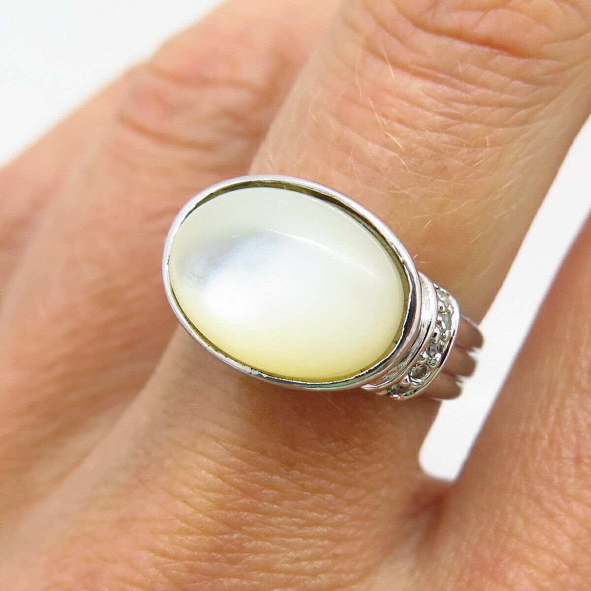 925 Sterling Silver Real Mother-Of-Pearl & C Z Ring Size 6