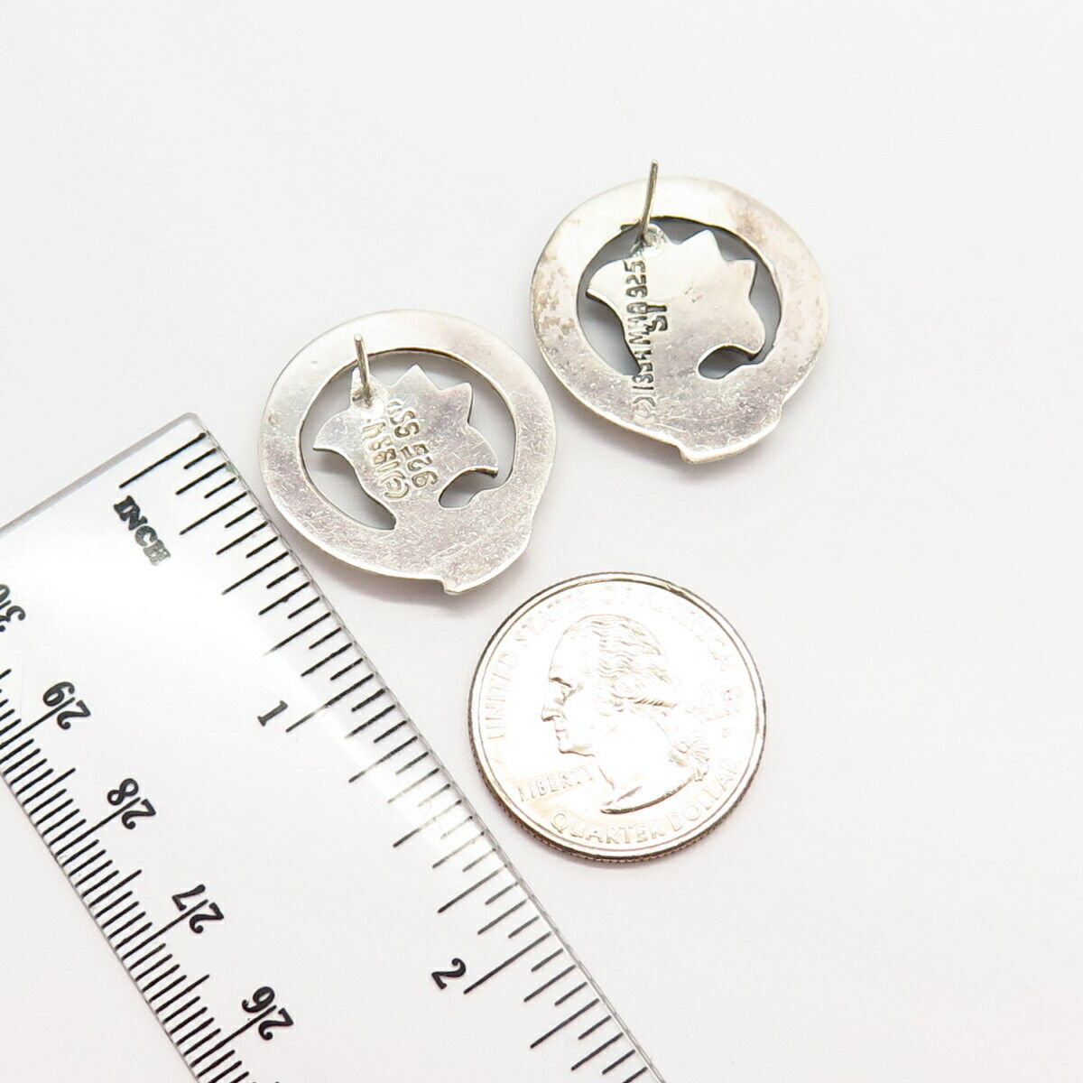 925 Sterling Silver Floral Design Round Earring