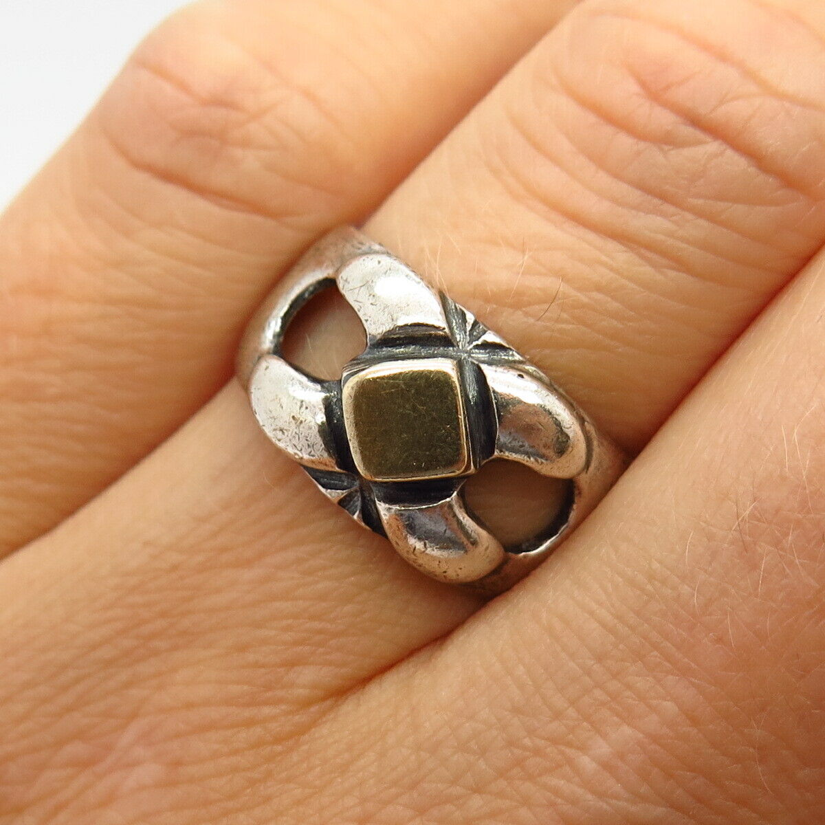 925 Sterling Silver 2-Tone Cutout Design Ring Size 7 1/4