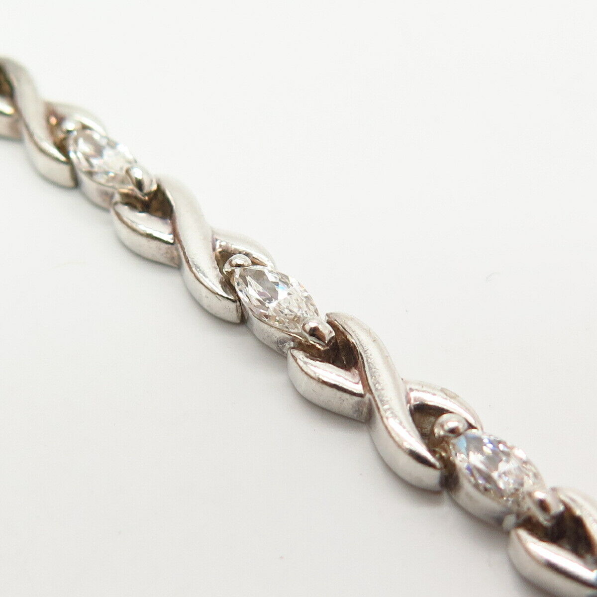 925 Sterling Silver C Z "XO" Hugs & Kisses Link Bracelet 7 3/4"