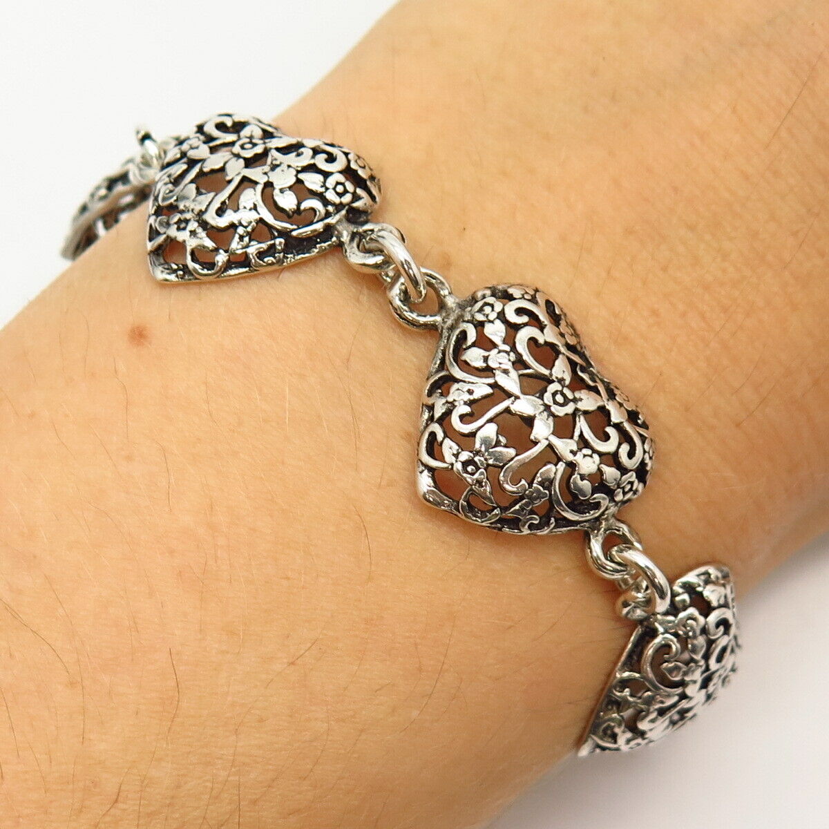 925 Sterling Silver JRI Floral Heart Link Bracelet 7 1/4"