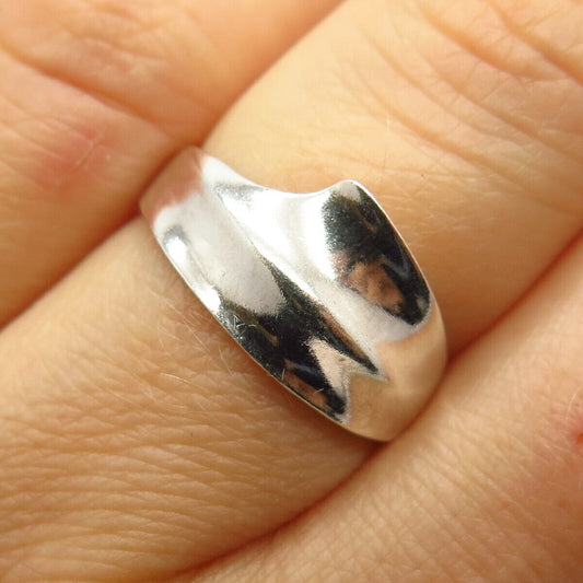 925 Sterling Silver Modernist Ribbed Design Ring Size 6 1/4