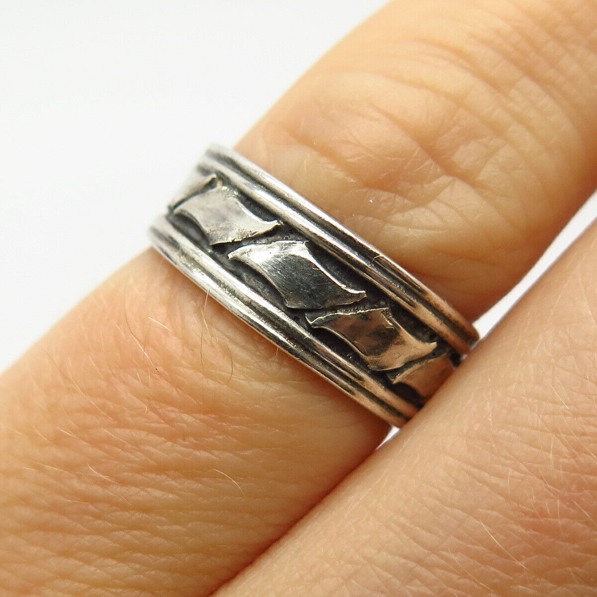 925 Sterling Silver Ornate Design Band Ring Size 5