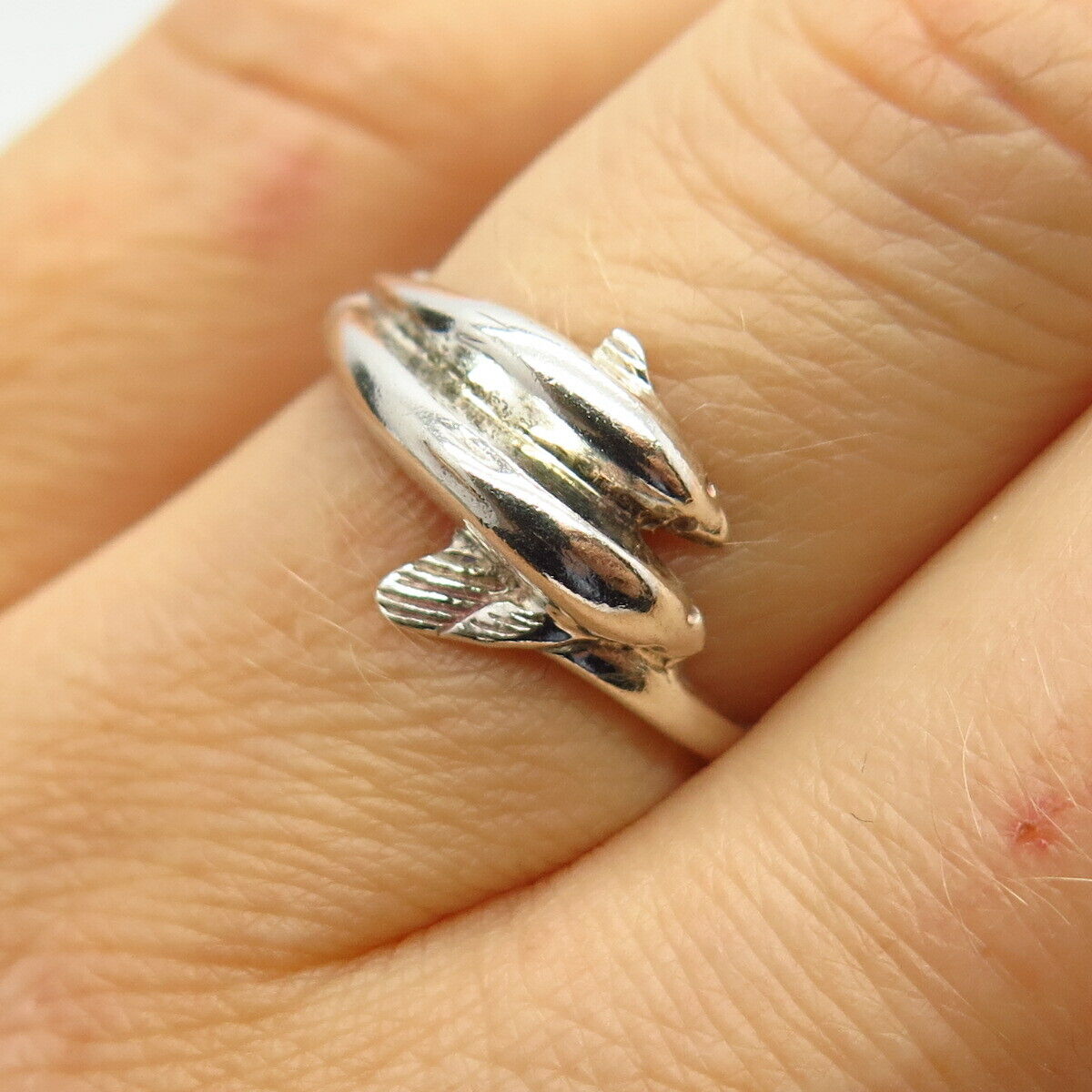 925 Sterling Silver Friendly Dolphins Design Ring Size 6 1/4