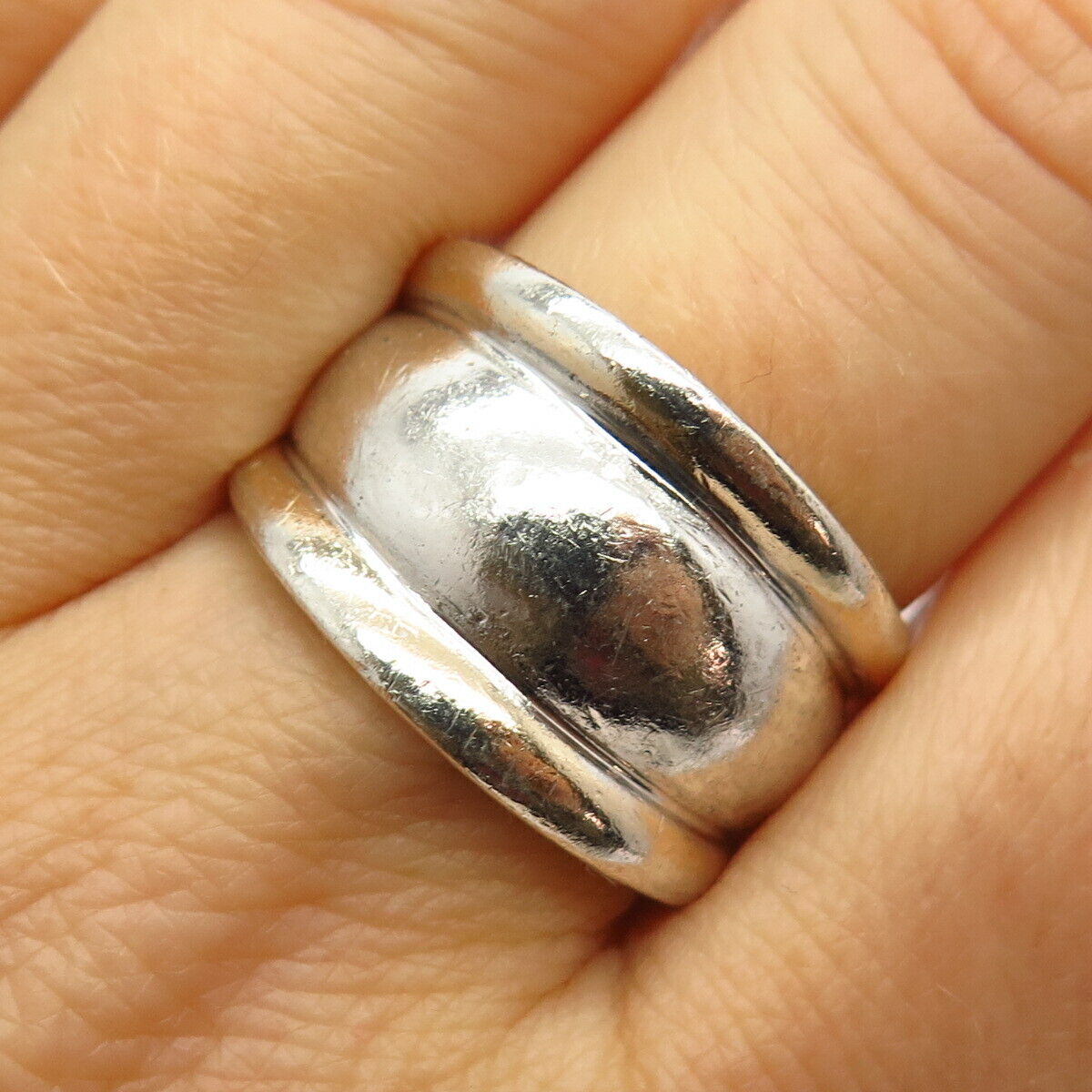 925 Sterling Silver 2-Tone Vintage SETA Domed Design Wide Ring Size 9.5