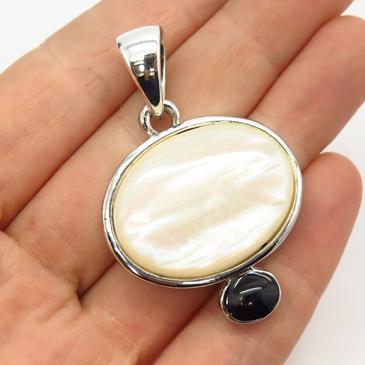 925 Sterling Silver Real Mother-of-Pearl & Black Onyx Gemstone Pendant