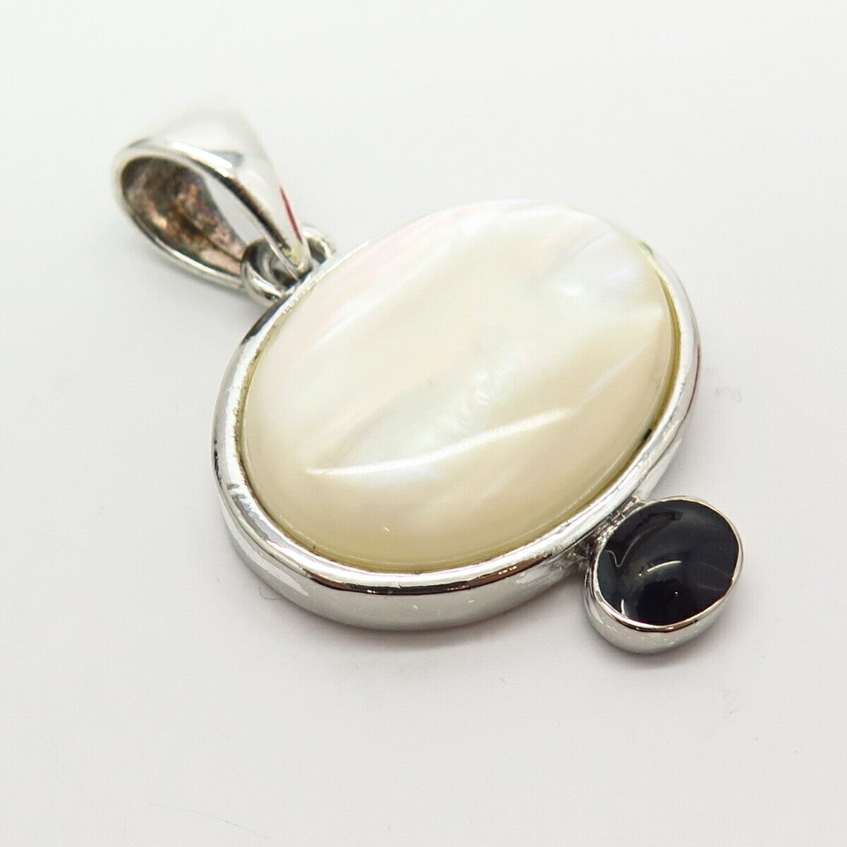 925 Sterling Silver Real Mother-of-Pearl & Black Onyx Gemstone Pendant