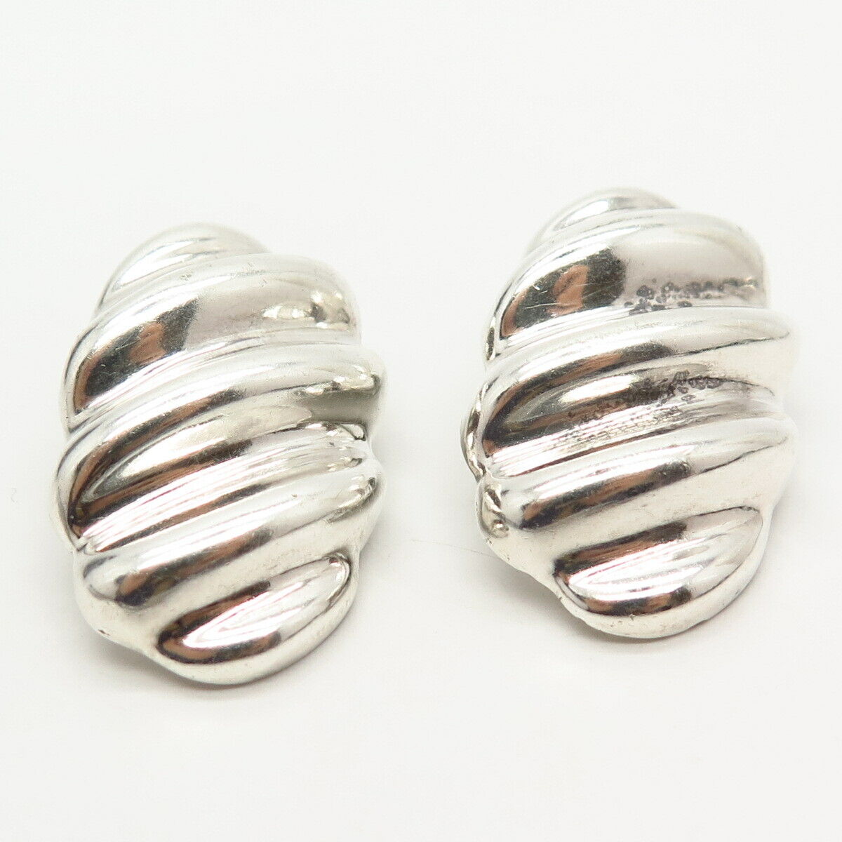 925 Sterling Silver Vintage Mexico Puffy Shell Design Clip On Earrings