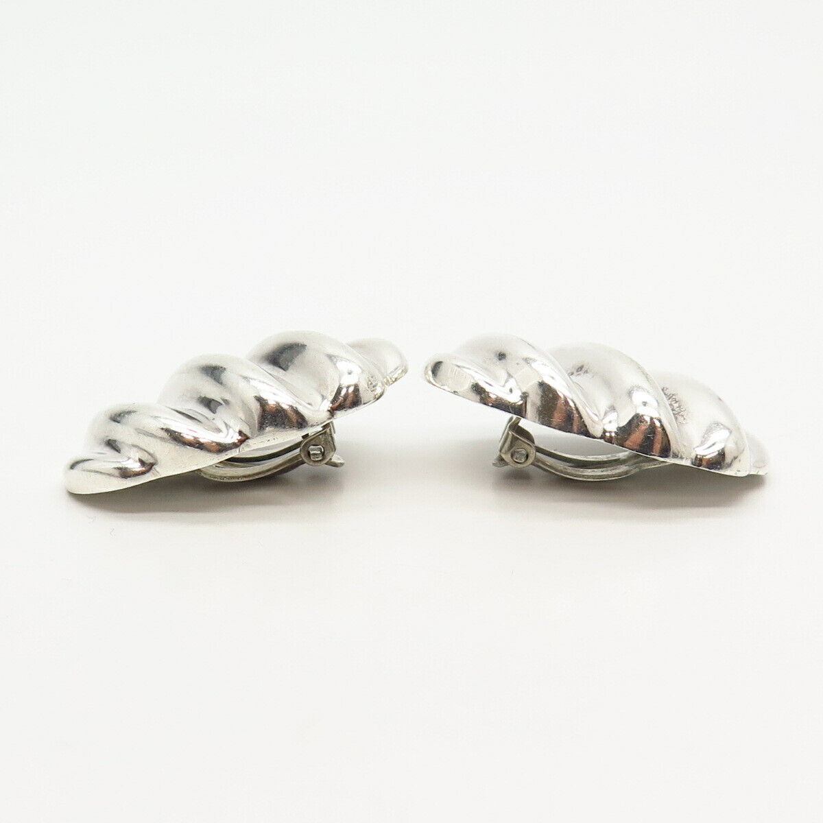 925 Sterling Silver Vintage Mexico Puffy Shell Design Clip On Earrings